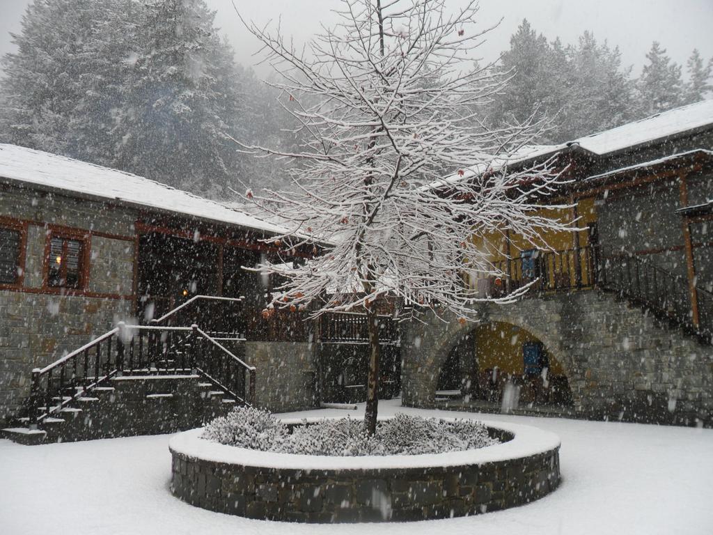 Kerasies Guesthouse Vovousa エクステリア 写真